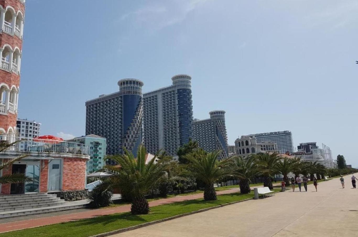 Orbi Sea Tower Apartment Батуми Екстериор снимка